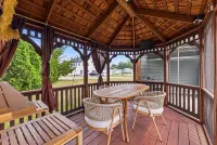 Cape May Escape Sleeps 10 Tiki Bar Grill - Wifi