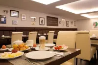 Likestay Premium Baden-Baden - Ehemals Batschari Palais - breakfast