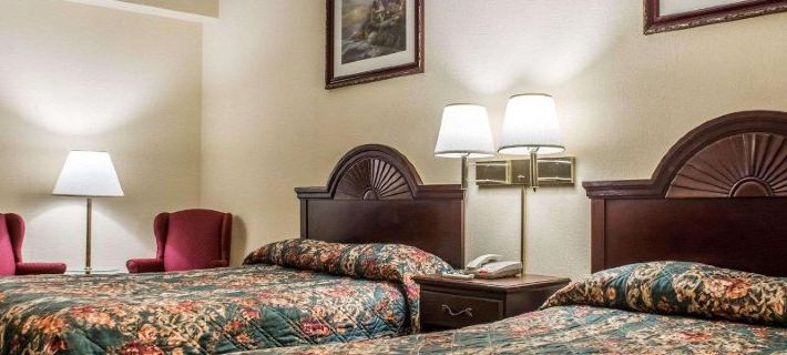 Econo Lodge Inn & Suites North Syracuse Airport Hotels in Syracuse