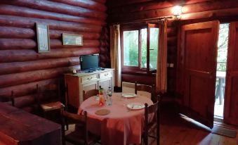 Charming Chalet with Swimming Pool in Quend