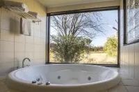Discovery Resorts - Kings Canyon Hotels in Petermann