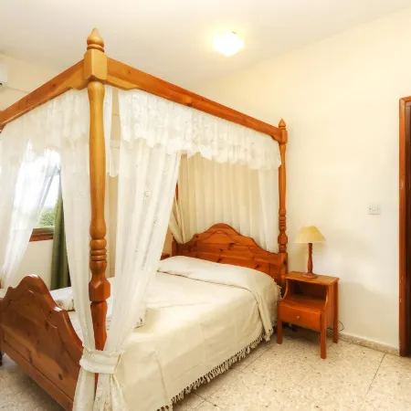 Spacious One Bedroom Apartment in Polis