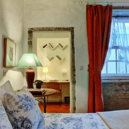 Independent Apartment n 2 in an Old Mansion Located by the Mouth of Douro River