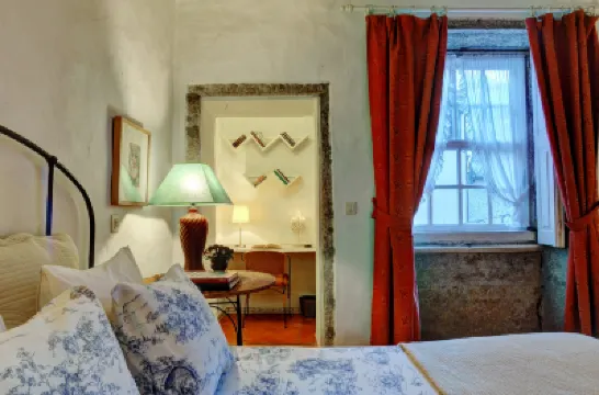 Independent Apartment n 2 in an Old Mansion Located by the Mouth of Douro River Praia da Luz附近的飯店