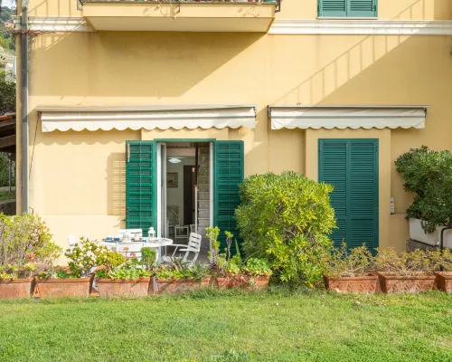 Botti Hotels in Latte