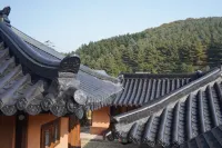 Yongin Hanok Tres Bien Pension