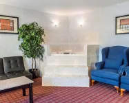 Quality Inn & Suites Gibsonia - Pittsburgh North - Jacuzzi