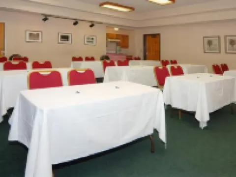 La Quinta Inn & Suites by Wyndham San Francisco Airport West ミルブレーのホテル