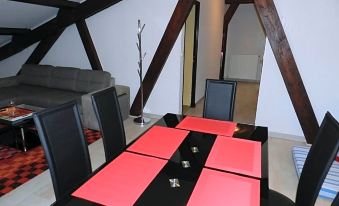 Gite du Domaine des Pierres Dorees - Housity
