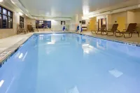 Hampton Inn & Suites Minneapolis West/Minnetonka فنادق في Minnetonka