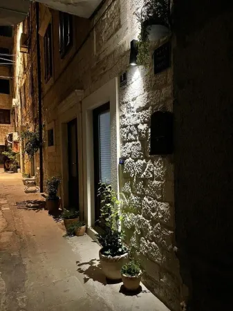 Luxury Rooms MA de Dominis Отели рядом с достопримечательностью «Old Split»