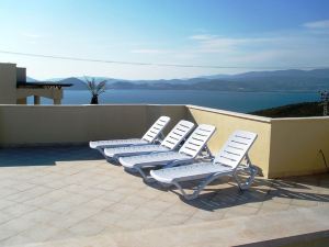 2 Bed, 2 Bath Apartment on Private Site Within 300m of the Beach