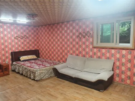 Gongju Sangwongol Rest Area Pension Отели рядом с достопримечательностью «Magoksa Temple»