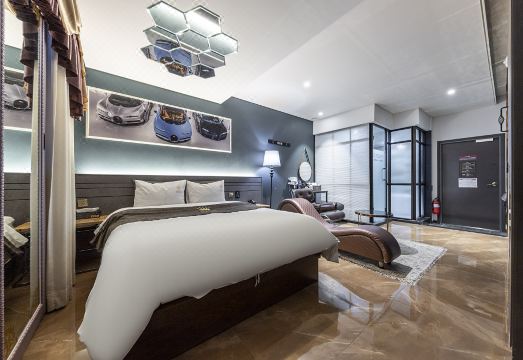 남원 킹 드라이브인 무인호텔