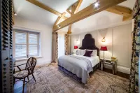 Manor House Lindley Hotels near University of Huddersfield Queensgate Campus