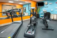 Days Inn & Suites by Wyndham San Antonio Near Frost Bank Ctr - Gym