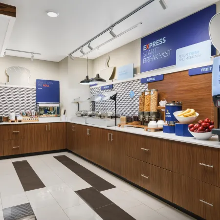 Holiday Inn Express & Suites OAKHURST-YOSEMITE PARK AREA by IHG
