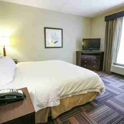 Hampton Inn & Suites Flowery Branch Lake Lanier Rooms