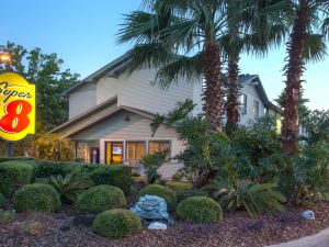 Super 8 by Wyndham Gainesville