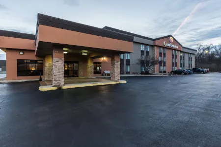 Comfort Inn Alton near I-255