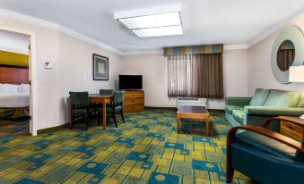 La Quinta Inn & Suites by Wyndham St. Pete-Clearwater Airpt