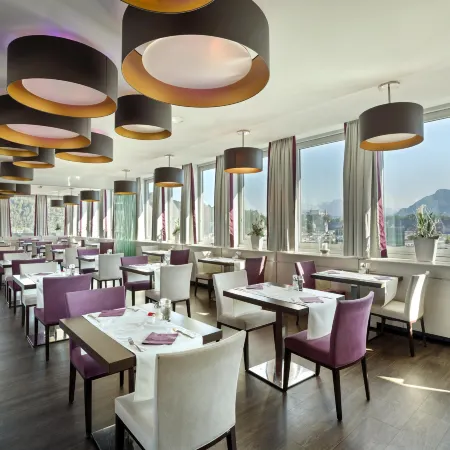 Austria Trend Hotel Europa Salzburg Отели рядом с достопримечательностью «Гетрайдегассе»
