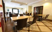 โรงแรมทรินิตี้ บาตัม - พร้อมอาหารเช้า