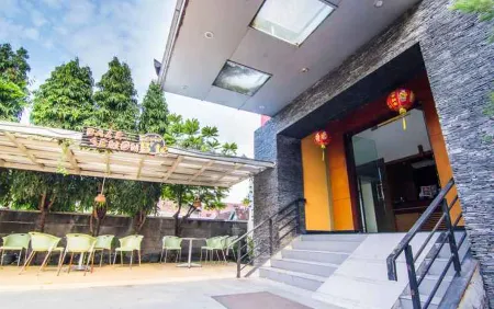 Hotel Bintang Solo Отели в г. Jebres