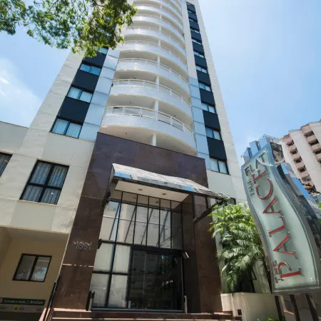 Tsue the Palace Flats Отели рядом с достопримечательностью «Моема»
