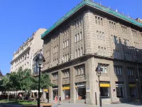 加爾尼首都酒店 鄰近米哈伊洛大公街的酒店