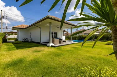 รูปภาพของNew Modern 3 Bedroom Pool Villa (MS24)