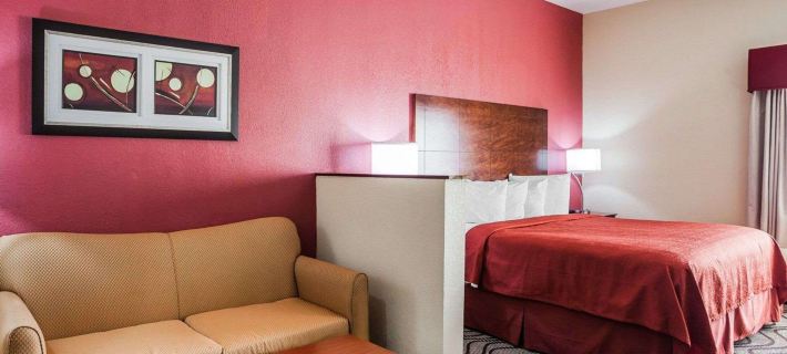 Quality Inn & Suites Altoona - des Moines Hotels in Polk County