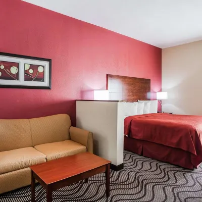 Quality Inn & Suites Altoona - des Moines Hotels near Adventureland