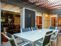 Quarterdecks Retreat Hotels in Urangan