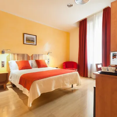 Alba Hotel Hotels near Passeig de Colom