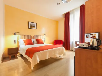 Alba Hotel Các khách sạn gần Thư viện quốc gia Catalunya