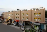 Hotel Rainbow Hotels near Shiv Mandir, Khutail Mohalla, Sadarpur