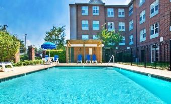 Holiday Inn & Suites Dallas-Addison