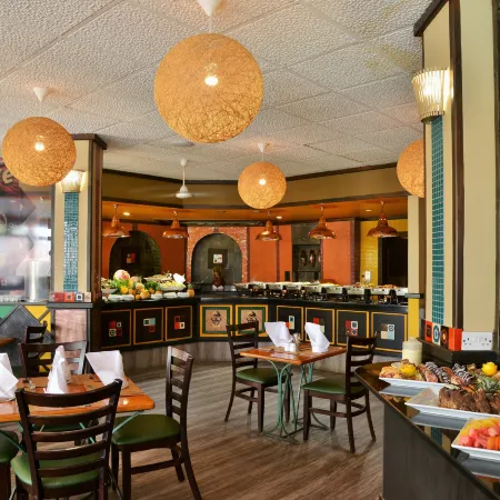 Cresta Oasis Hotel Отели в г. Хараре