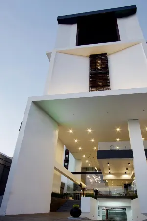 Malioboro Prime Hotel Отели в г. Gedong Tengen