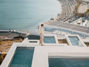 Cubic Mykonos Seafront Design Suites