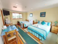Angela's Beach Stays Отели в г. Аполло-Бэй