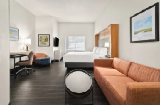 博塞爾假日飯店及套房