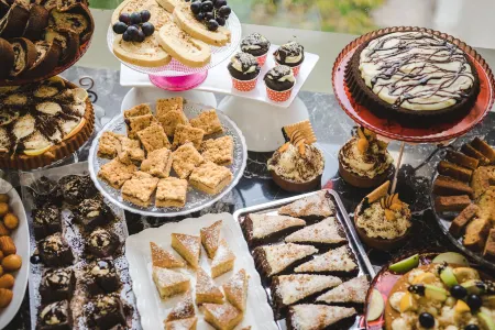 Alan Suites Отели рядом с достопримечательностью «K O N S T A N T İ N V E E L E N A B U L G A R O R T O D O K K İ L İ S E T A R İ H İ E S E R»