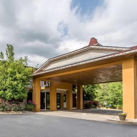 Days Inn by Wyndham Helen