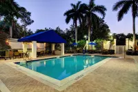 SpringHill Suites Boca Raton - Pools