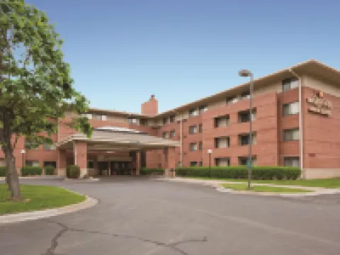 La Quinta Inn & Suites by Wyndham Minneapolis-Minnetonka Hotels in Minnetonka