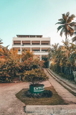 Esprit d'Ici Hotel Отели в г. Мирисса