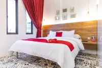 RedDoorz Plus Near Ringroad City Walks Medan 2 Hotels in Medan Sunggal