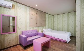Apple House Mini Hotel
